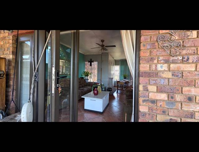 3 BEDROOM CLUSTER FOR SALE IN SOUTH CREST